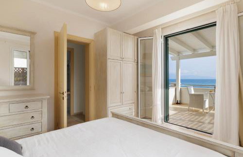 Beachfront Villa Victoras - With private beach - Foto 7