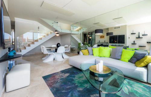 Tolles, neu möbliertes Penhouse mit großem Pool - Foto 29