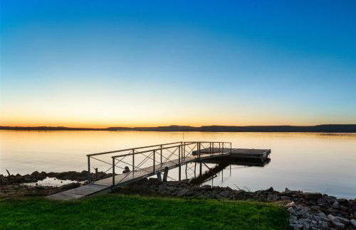 Lakefront Gem with Hot Tub and Game Room in Graford - Foto 2