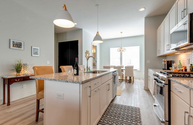 Spectacular Condo Rooftop Deck Great for Groups - Photo 8