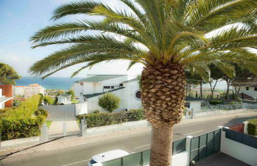 Apartment with Garden and Pool - Photo 10