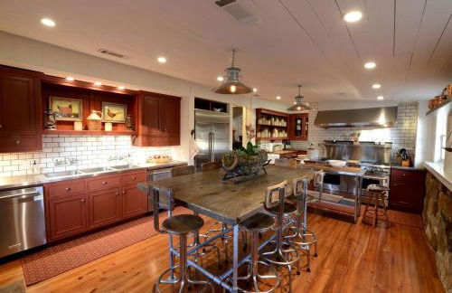 Extraordinary Vacation Rental for Large Groups at Lake Rabun, Georgia - Foto 9