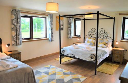 The Farmhouse at Williamscraig Holiday Cottages - Photo 17
