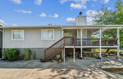 Lakeside Retreat with Private Boat Ramp home - Foto 23