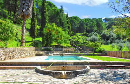 Charming House with Shared Pool in Porto de Mós. - Foto 2