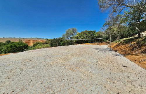 Chalés Vila Carrancas - Ao lado do centro com piscina, cozinha completa e muita tranquilidade - Foto 74