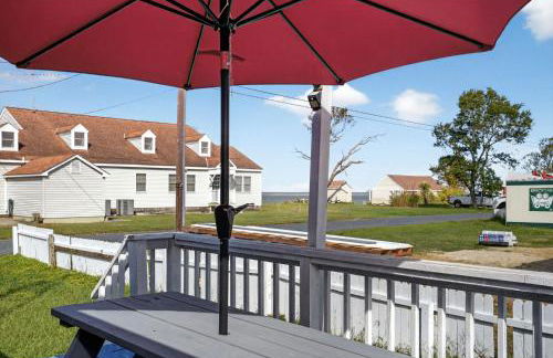 Welcome to Hokie Haven by the Bay - where Chesapeake sunsets meet Hokie spirit. - Foto 28