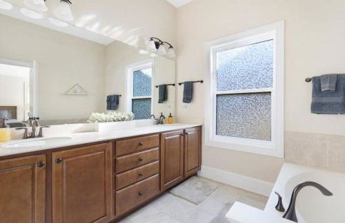 Spacious Family Getaway ~ Fire Pit~ Private Office - Foto 37