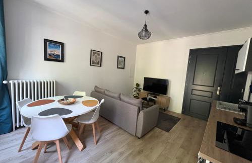 La Cour du Prince - F2 Centre-ville avec cour - Foto 5