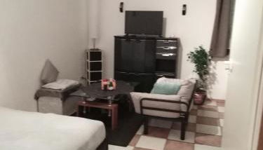 Schöne Studiowohnung, renoviert, zentrale Lage - Foto 2