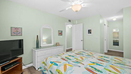 Coastal 2BR Oceanfront Escape, Steps from Sand & Pool - Foto 3