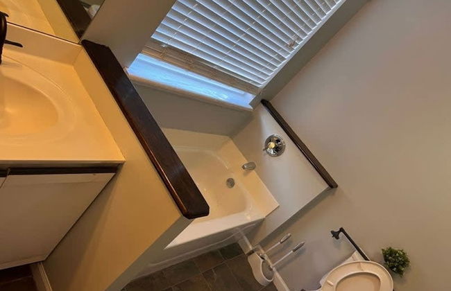 Remodeled and Inviting Free EV Charging Station Level 2 - Photo 61