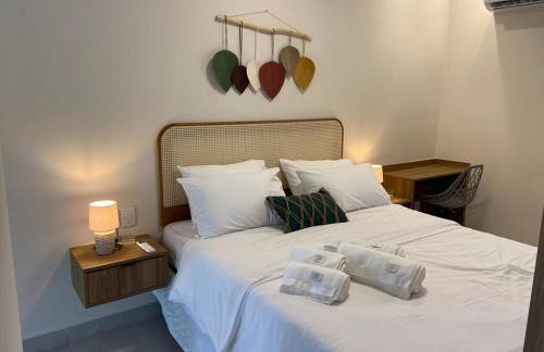 Bangalô com piscina e privacidade a 6 km do centro - Foto 2