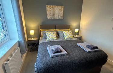 Homely 3-Bed Retreat Convenient Parking - Foto 2