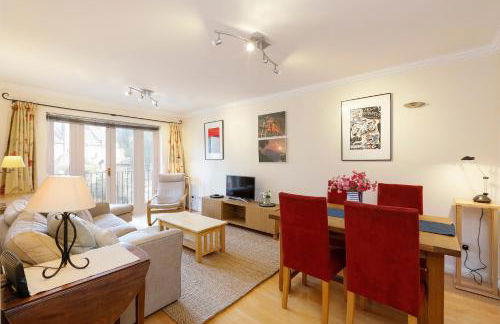 JOIVY Cozy apartment near National Theatre - Foto 1