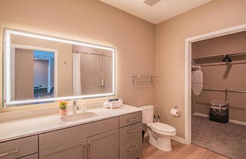 Spacious 2BR Uptown Biltmore Gym Pool Parking WD - Foto 41