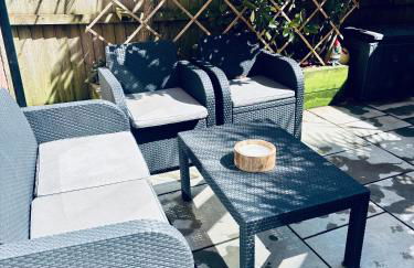 4 bed Townhouse with spectacular views 4 miles from Cardiff 10min drive or train journey to city centre - Photo 36