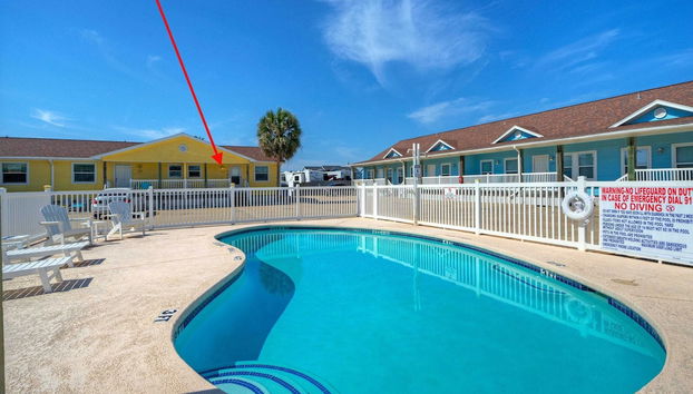Stylish 2BR Coastal Getaway w/ Pool & Prime Location Lazy Fun - Foto 2, Interior