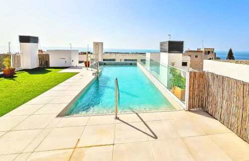 Oceanfront Duplex with a Rooftop Pool and Terrace - Foto 13