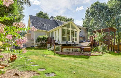 6 Mi to Stone Mountain Park Home with Deck! - Foto 33