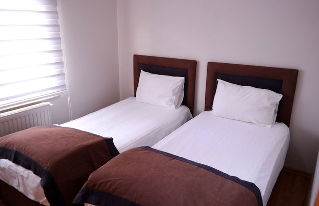 Sheriff Residence - Photo 12