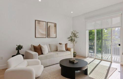 Luxurious 2BR Apartment in heart of Silicon Valley - Photo 1