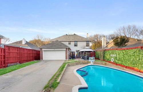 5BD Getaway w Pool Patio Firepit Mins to DT - Photo 38