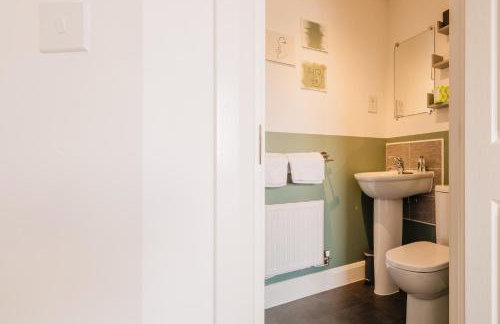 Beautiful 3 Bedroom Home Near Worcester - Photo 22