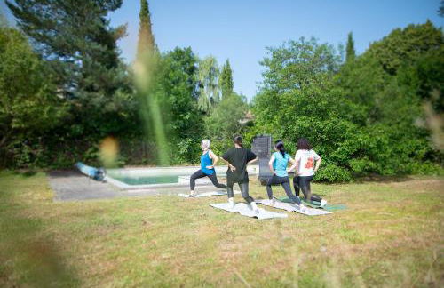Villa à Castres, Maison 10 personnes avec piscine privée, jardin et 5 chambres - Photo 23