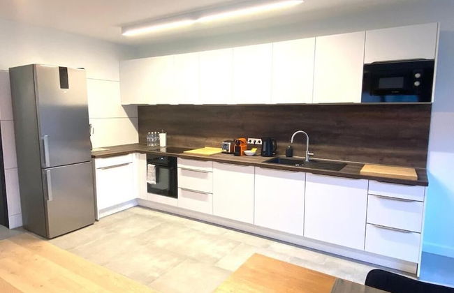 2 Bedrooms Flat in Center with Parking - Photo 11