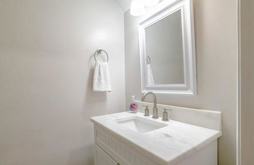 Newly Renovated Downtown Apartment in the Historic District, Quiet Street! - Photo 7