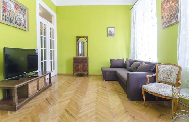 Rent Kiev Maidan Nezalezhnosti - Photo 49