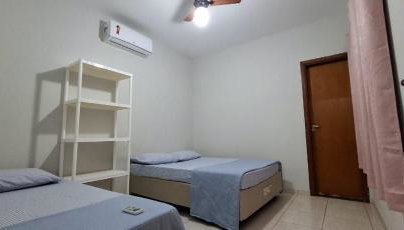 CASA - 3 quartos com ar - 2 banheiros - garagem para 2 carros - Foto 2