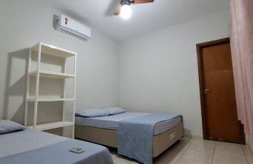 CASA - 3 quartos com ar - 2 banheiros - garagem para 2 carros - Foto 2