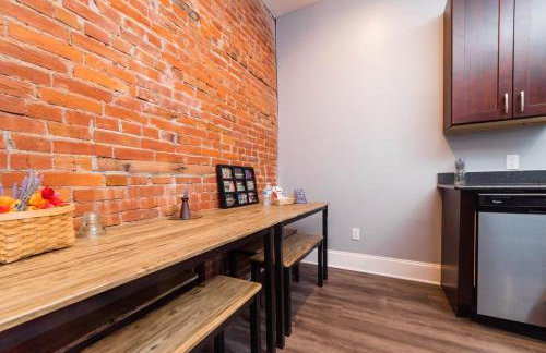 Massive Home - GroupStay - Parking & Location - Foto 7