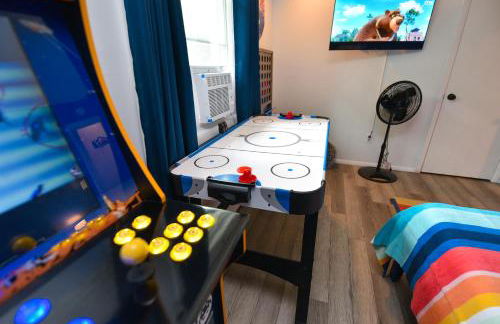 Bool Bear Lodge a pet friendly Pocono Vacation Home with Fireplace, BBQ and more - Foto 27