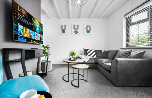 Three Bedroom House - Garden Space - Parking Included - Netflix Access - Parking - 74B - Foto 9