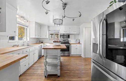 Sunny Beach House of Olde Town Arvada - Foto 16