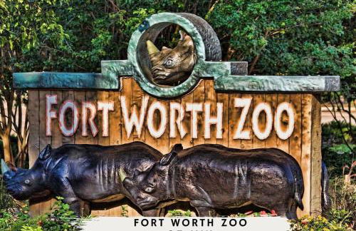 Colonial Style Retreat ft Pool Cinema jacuzzi - Foto 46