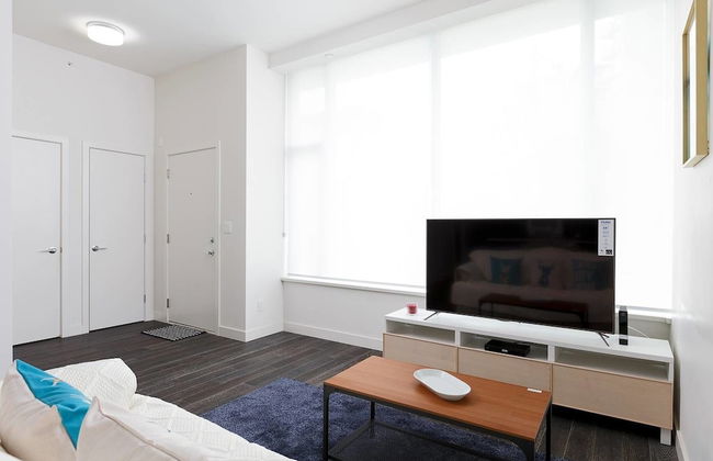 Modern Bright Townhome in Richmond - Photo 16