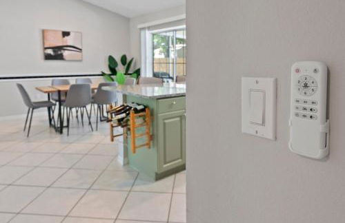 Relaxing 3BR Heated Pool & Hot Tub Retreat - Foto 36