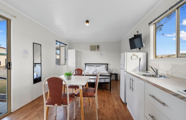 Crows Nest Tourist Park - Photo 17