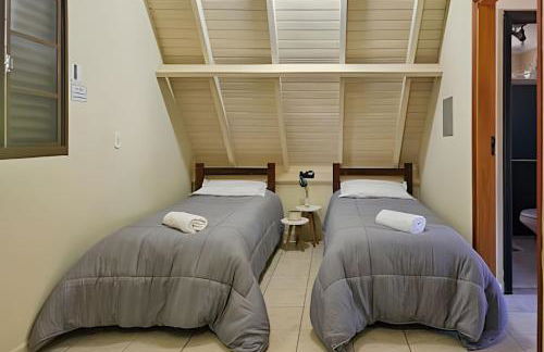 Charme de um típico chalé de campo com lareira. - Foto 29