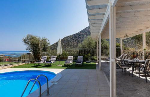 Family Villa Basilicata Gloria with Private Heated Pool, BBQ & Kid's Play Area - Foto 14