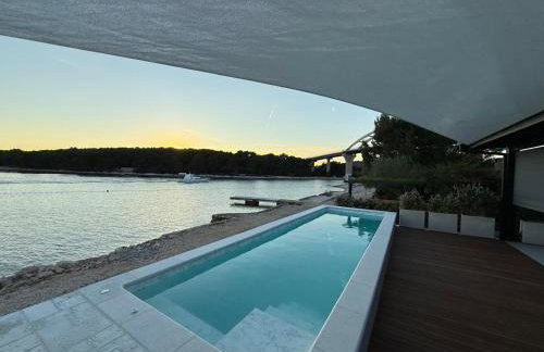 NEW Luxury Feel Good House by the Sea - Foto 1