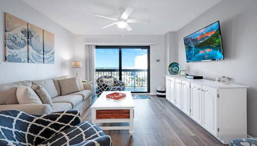 Oceanfront with great beach views from all rooms & balcony, heated pool, and garage - Foto 3