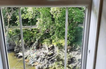 Selah Teifi spectacular river view with games room - Photo 27