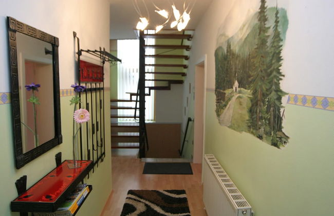 Holiday Home in Rennweg Near Ski Slopes - Foto 3