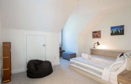 Stunning Home with In-Ground Pool - Photo 26