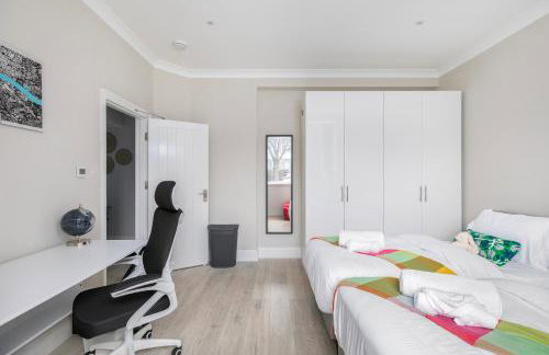 5 Bedroom, 3 Bathroom Modern House with Garden near Hampstead Heath Sleeps 10 - Foto 23